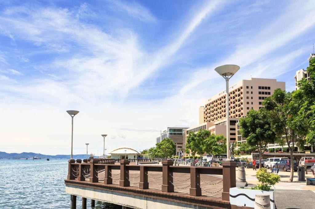 Seapark Condotel Hotel Кота Кинабалу Екстериор снимка